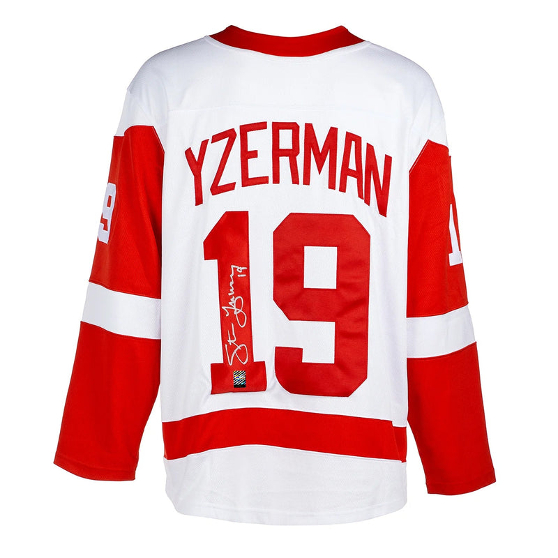Chargez l&#39;image dans la visionneuse de la galerie, Steve Yzerman Signed Detroit Red Wings Fanatics Breakaway Away White Jersey
