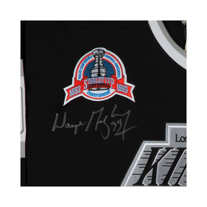 Chargez l&#39;image dans la visionneuse de la galerie, Wayne Gretzky Signed Los Angeles Kings Mitchell &amp; Ness Authentic 1992-93 Black Jersey
