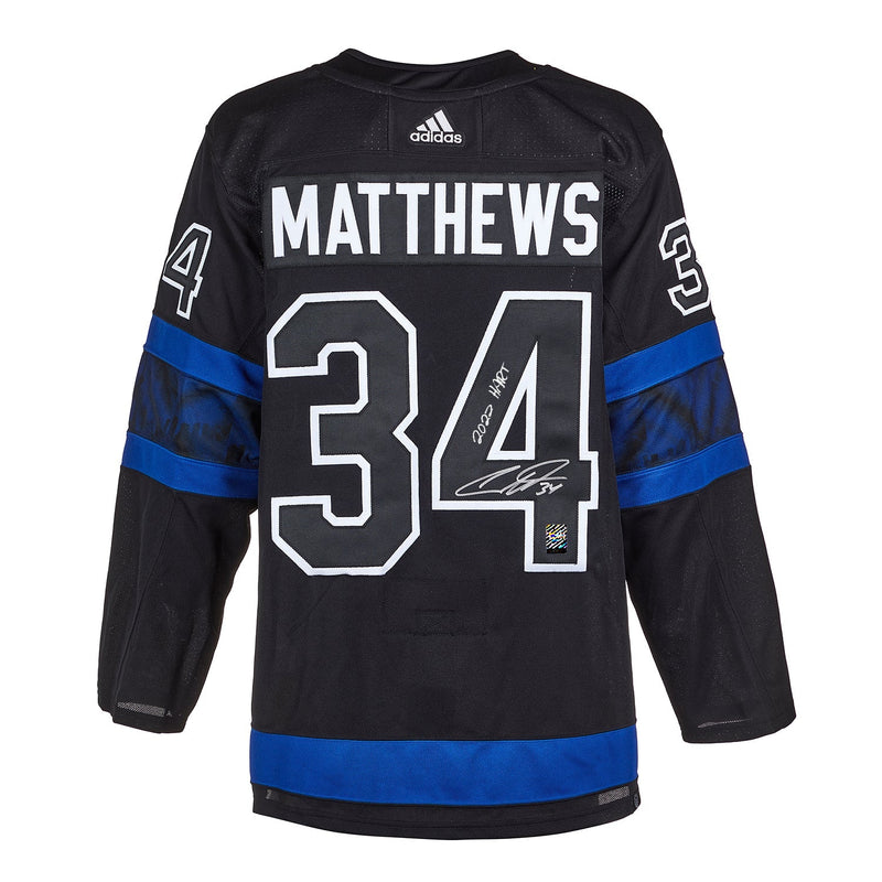 Chargez l&#39;image dans la visionneuse de la galerie, Auston Matthews Signed Toronto Maple Leafs Adidas Pro Flipside Black Jersey with &quot;2022 Hart&quot; Inscription
