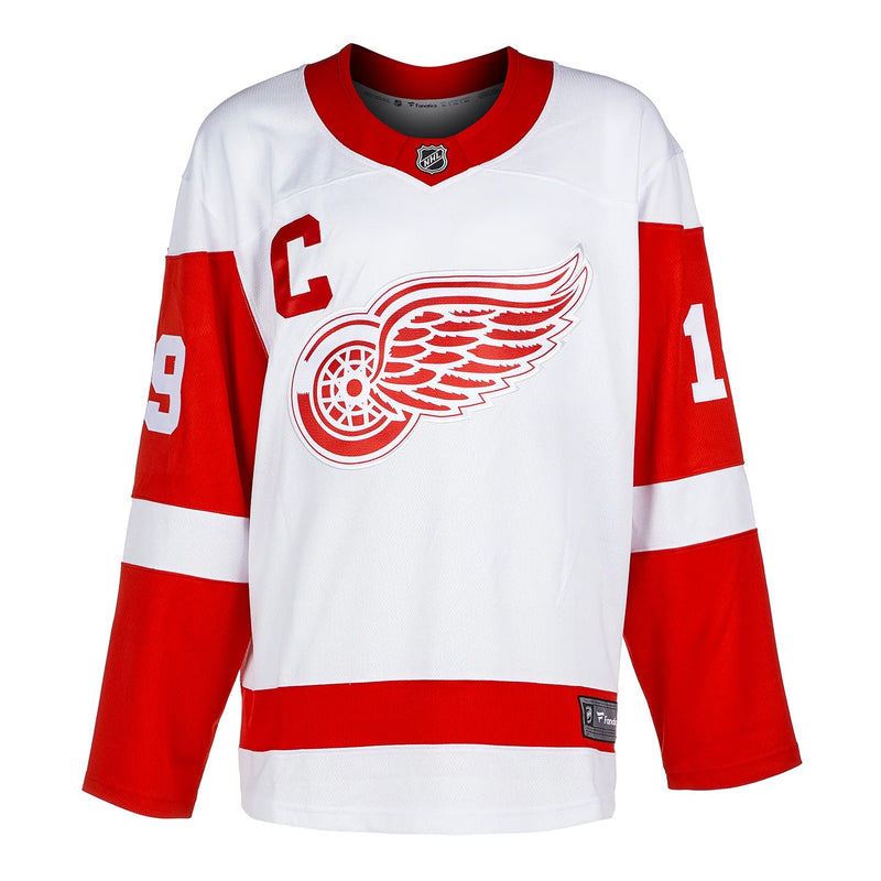 Chargez l&#39;image dans la visionneuse de la galerie, Steve Yzerman Signed Detroit Red Wings Fanatics Breakaway Away White Jersey
