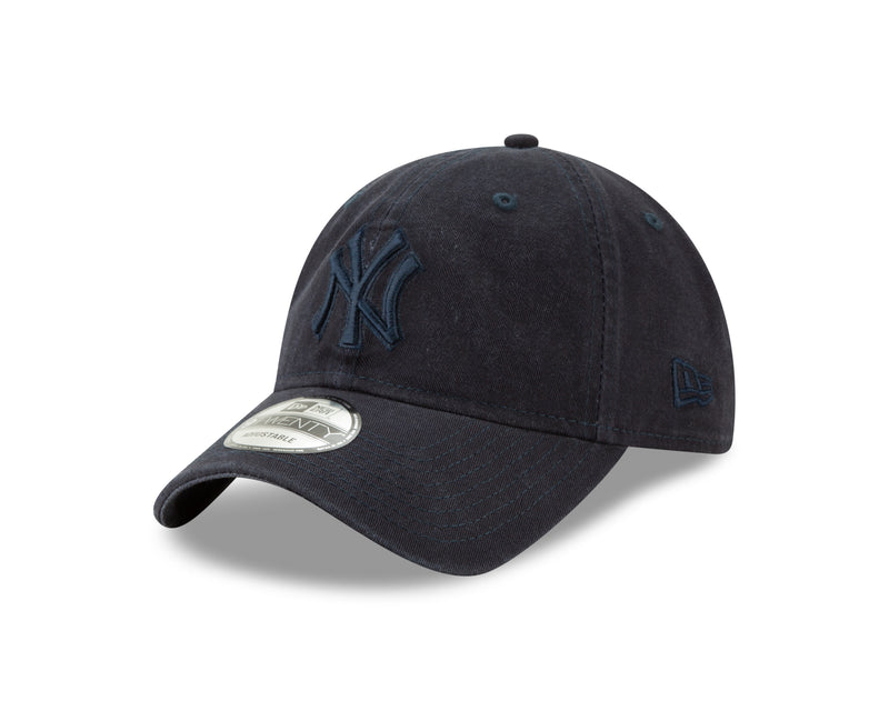Load image into Gallery viewer, New York Yankees MLB Core Classic Black On Black 9TWENTY Cap
