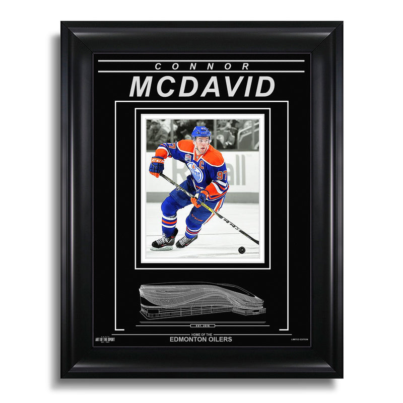 Chargez l&#39;image dans la visionneuse de la galerie, Photo encadrée gravée de Connor McDavid des Oilers d&#39;Edmonton - Action Captain Spotlight
