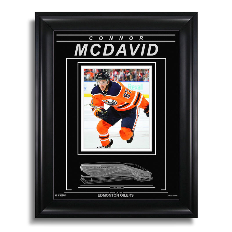 Chargez l&#39;image dans la visionneuse de la galerie, Connor McDavid Edmonton Oilers Photo encadrée gravée – Patinage d&#39;action
