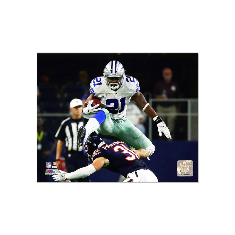 Chargez l&#39;image dans la visionneuse de la galerie, Ezekiel Elliott Dallas Cowboys Photo encadrée gravée – Action
