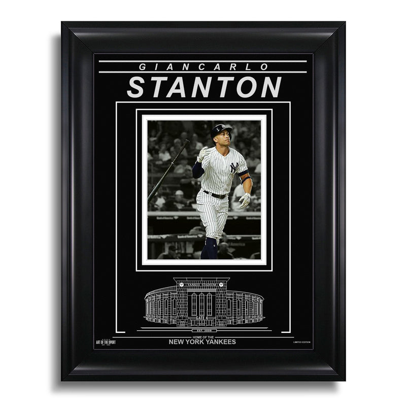 Chargez l&#39;image dans la visionneuse de la galerie, Giancarlo Stanton New York Yankees Photo encadrée gravée – Action
