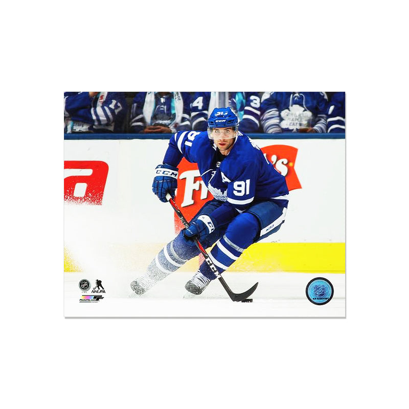 Chargez l&#39;image dans la visionneuse de la galerie, Photo encadrée gravée des Maple Leafs de Toronto de John Tavares - Action

