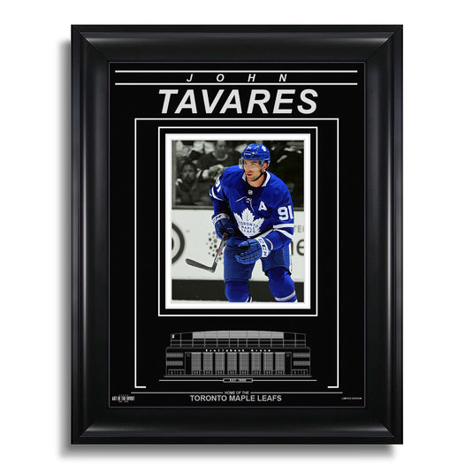 Photo encadrée gravée des Maple Leafs de Toronto de John Tavares - Pleins feux sur l'action