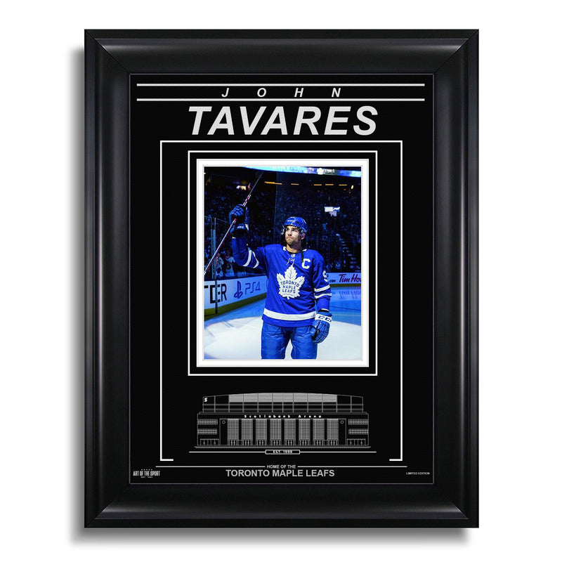 Chargez l&#39;image dans la visionneuse de la galerie, Photo encadrée gravée des Maple Leafs de Toronto de John Tavares - Capitaine
