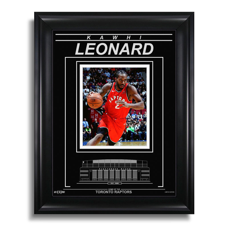 Chargez l&#39;image dans la visionneuse de la galerie, Kawhi Leonard Toronto Raptors Photo encadrée gravée – Action
