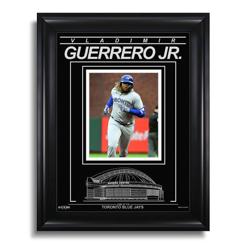 Chargez l&#39;image dans la visionneuse de la galerie, Vladimir Guerrero Jr. Photo encadrée gravée des Blue Jays de Toronto – 1er coup de circuit en carrière
