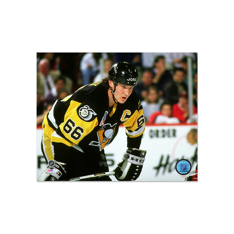 Load image into Gallery viewer, Mario Lemieux Pittsburgh Penguins Engraved Framed Photo - Closeup
