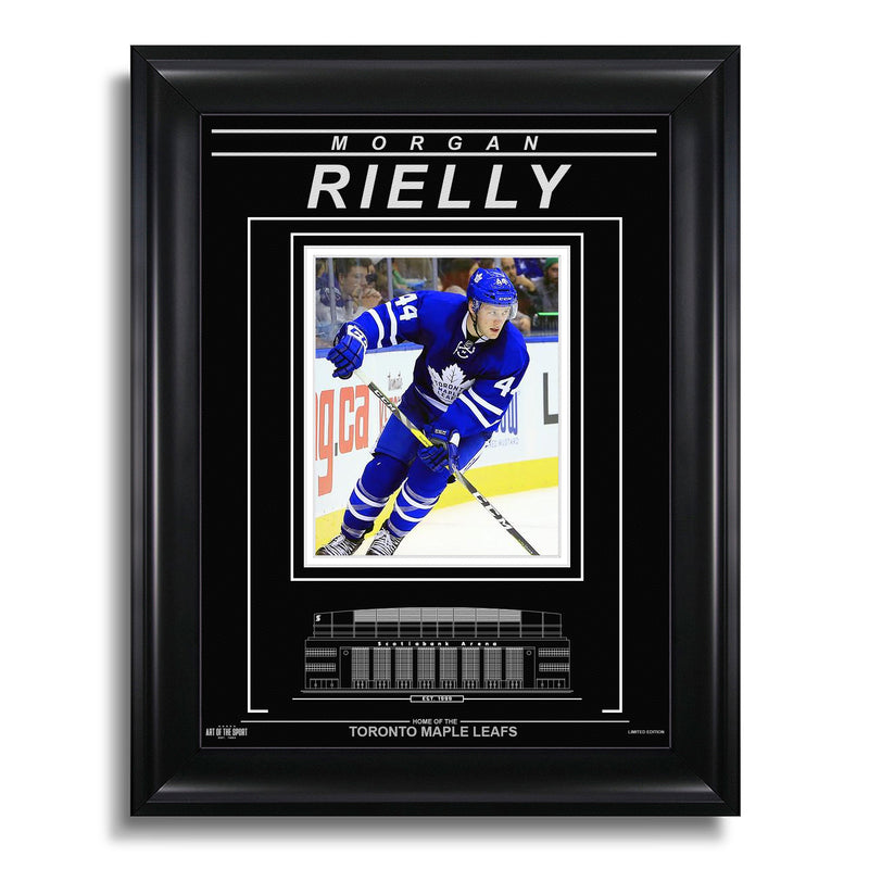 Chargez l&#39;image dans la visionneuse de la galerie, Photo encadrée gravée des Maple Leafs de Toronto Morgan Rielly - Action
