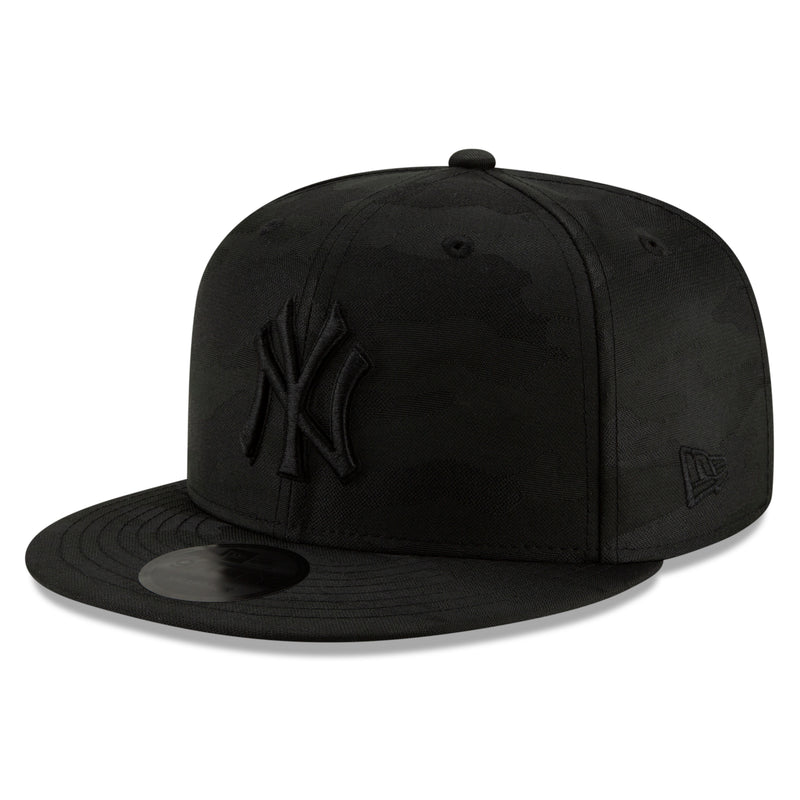 Load image into Gallery viewer, New York Yankees MLB Blackout Camo Play Cap

