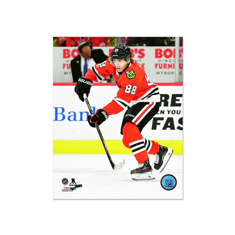 Load image into Gallery viewer, Patrick Kane Chicago Blackhawks Engraved Framed Photo - Focus
