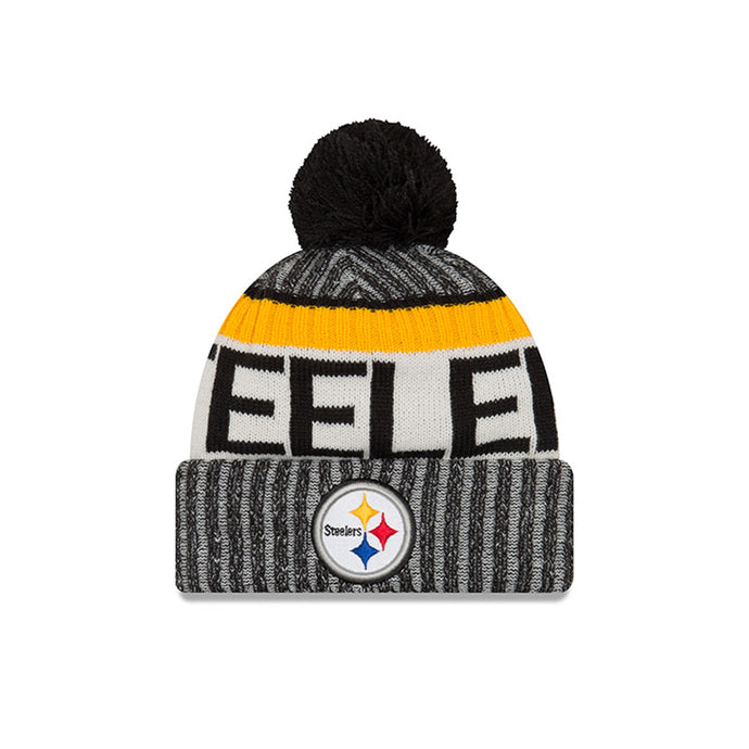 Tuque à pompon en tricot de sport sur le terrain des Steelers de Pittsburgh