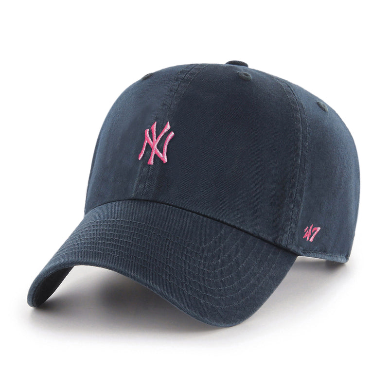 Chargez l&#39;image dans la visionneuse de la galerie, Casquette à logo rose minimaliste New York Yankees MLB pour femme
