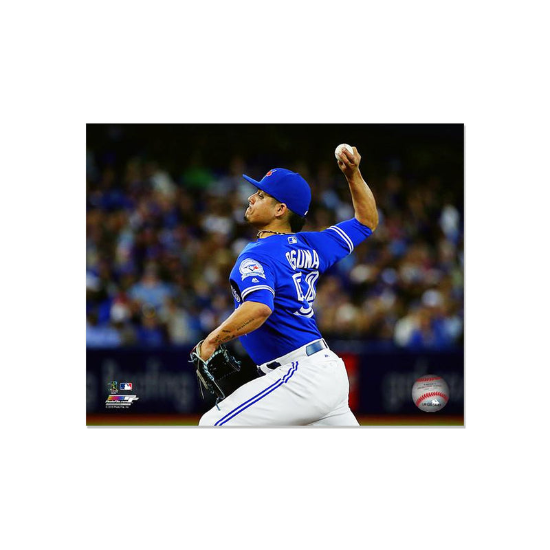 Load image into Gallery viewer, Roberto Osuna Toronto Blue Jays Engraved Framed Photo - Action Pitch

