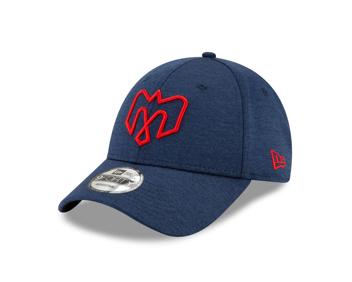 Casquette 9FORTY sur le terrain de la LCF des Alouettes de Montréal