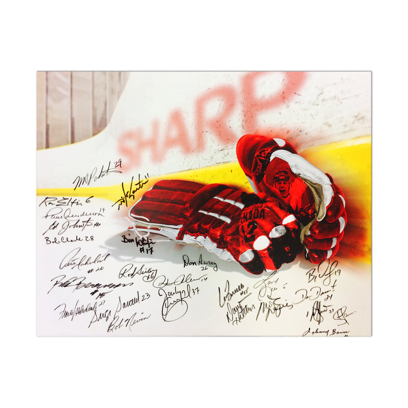 Chargez l&#39;image dans la visionneuse de la galerie, Impression sur toile de gants de hockey vintage en édition limitée multi-signées - 25 signatures
