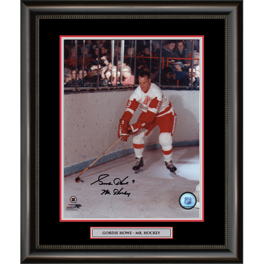 Gordie Howe Signed Detroit Red Wings NHL Colour Photo