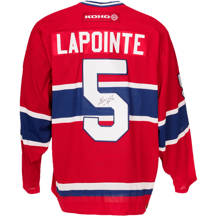 Guy Lapointe a signé le maillot des Canadiens de Montréal