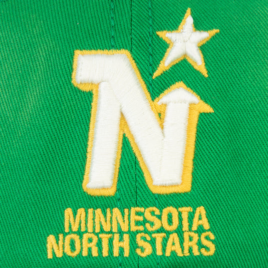 Casquette réglable de camionneur True Classic NHL des North Stars du Minnesota