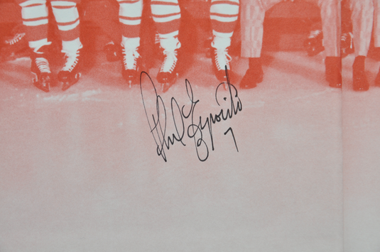Phil Esposito a signé Team Canada 1972 : 40e anniversaire Livre relié
