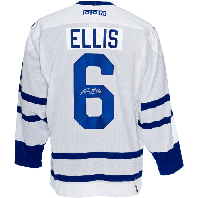 Ron Ellis a signé le maillot des Maple Leafs de Toronto